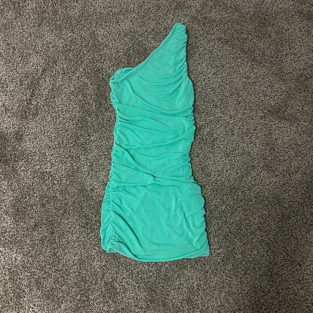 One-shoulder ruched mini-dress